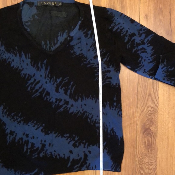 Lavena abstract blue thunderbolt sweater - Picture 6 of 10